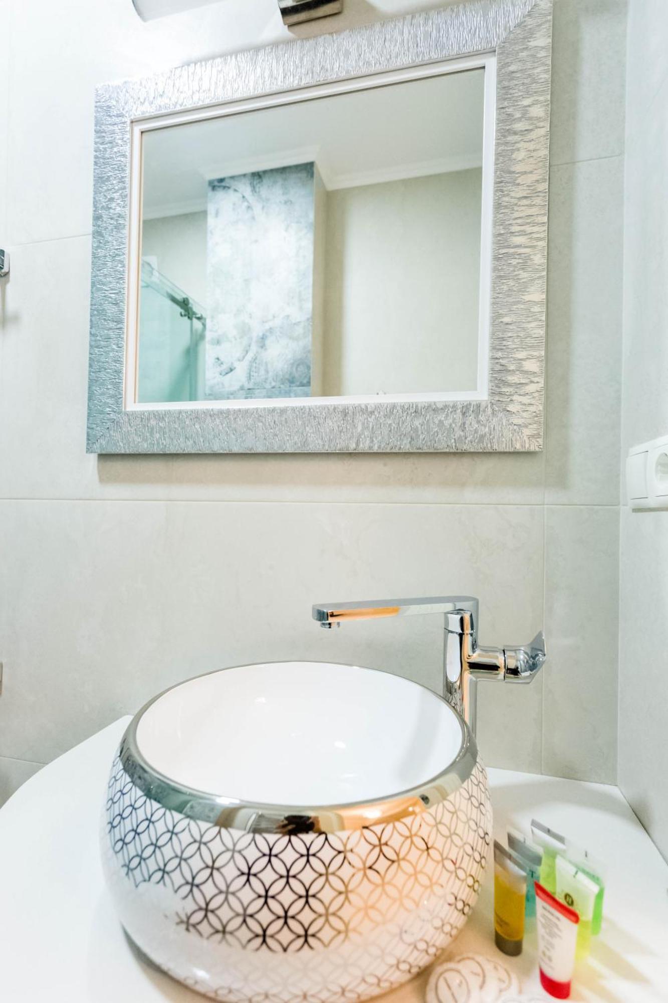 City Luxury Apartment L Tbilisi Eksteriør billede