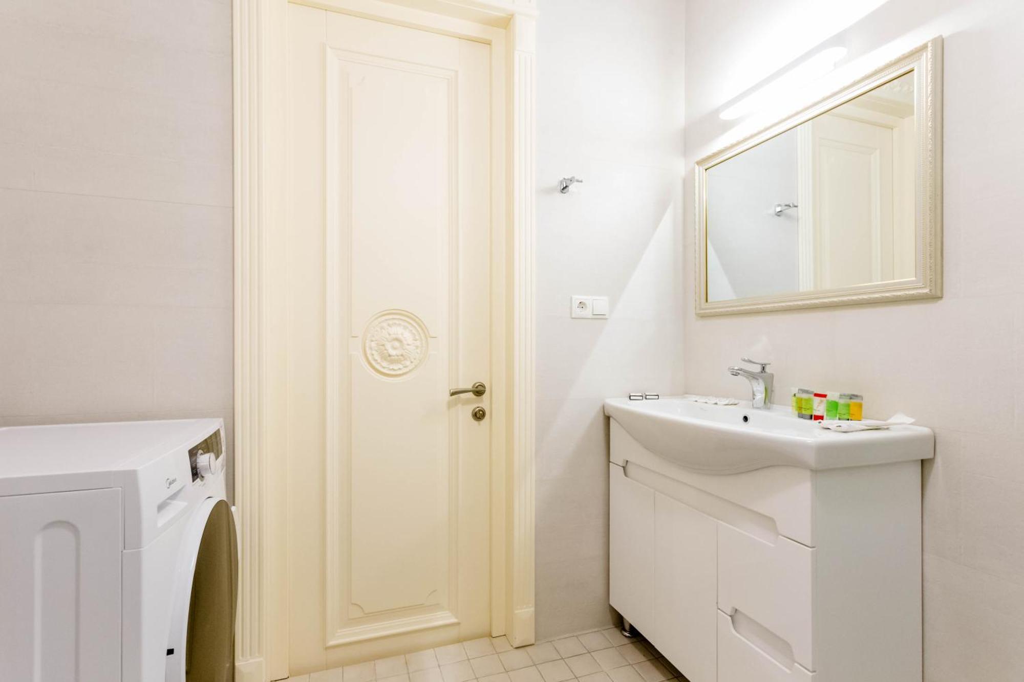 City Luxury Apartment L Tbilisi Eksteriør billede